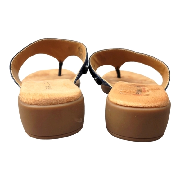 RIALTO Women's "BAILEE"‎ Flat Thong Sandal - Picture 3 of 7